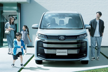 【モデル入り素材】S-Z（ハイブリッド・2WD・7人乗り）