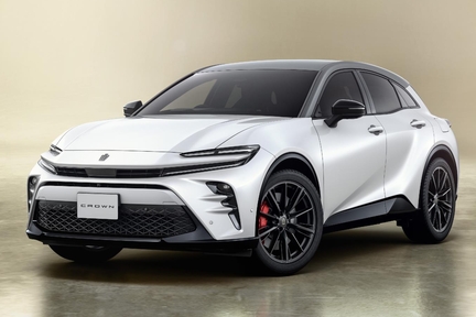 （左）：特別仕様車 SPORT RS “THE 70th” （ベース車両はSPORT RS）