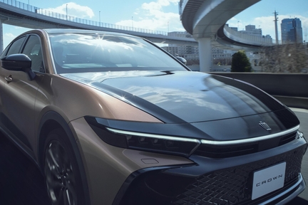 CROSSOVER Z（2.5Lハイブリッド車）